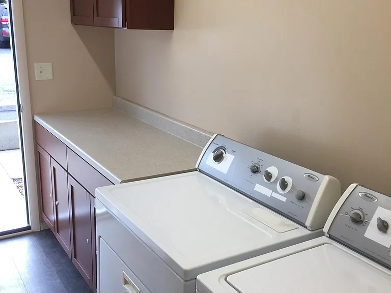 241 Perkins St #14 — Photo 9