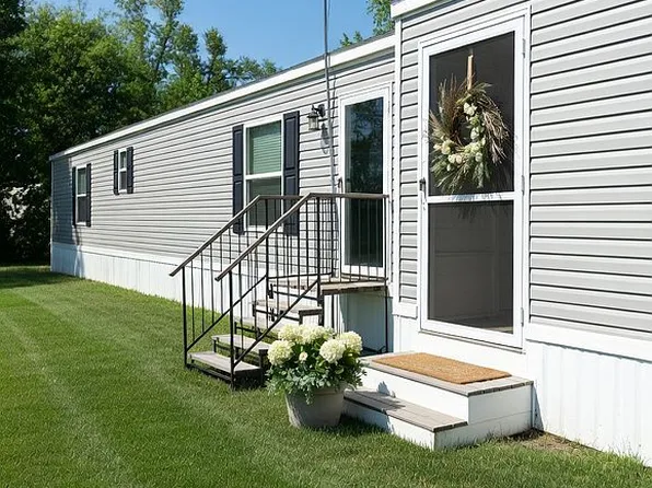 5151 Gold Dr, Marianna, FL 32446