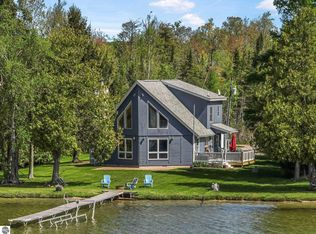 7550 E Sierra Dr, Traverse City, MI 49684