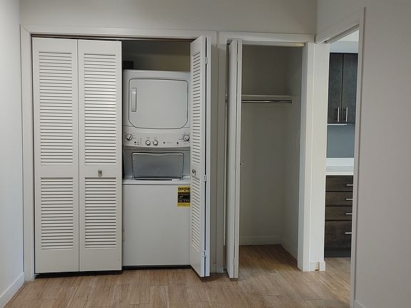 5th image of 662 E 63rd St #105