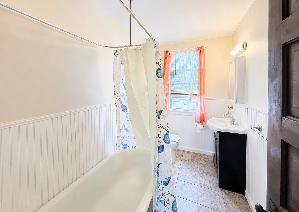 2 bed, 1200 sqft, $1,200 — Photo 4