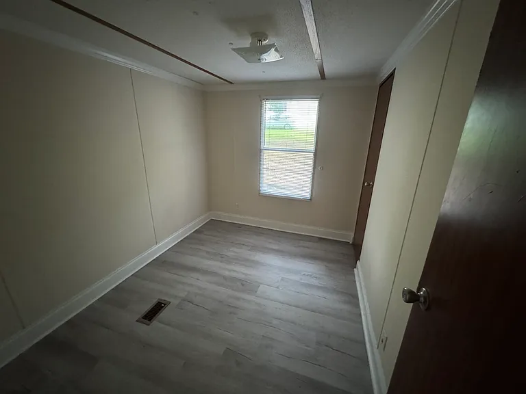 103 Shelby Dr — Photo 7