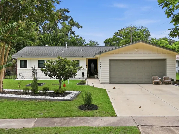 1845 Westcrest Dr, Houston, TX 77055