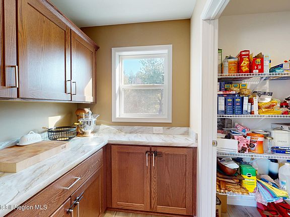 5th image of 1608 Sleepy Hollow Road