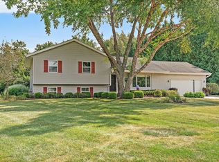 13N601 Gunpowder Ln, Elgin, IL 60124