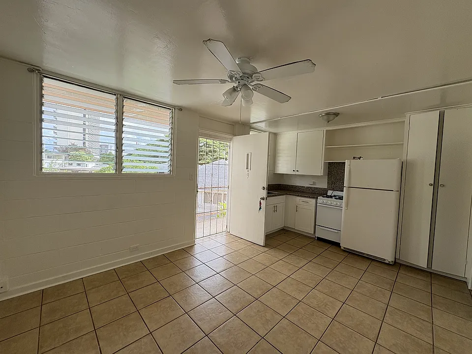 1639 Piikoi St #9