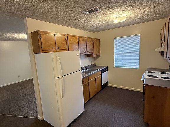 4th image of 2404 McConnell Cir