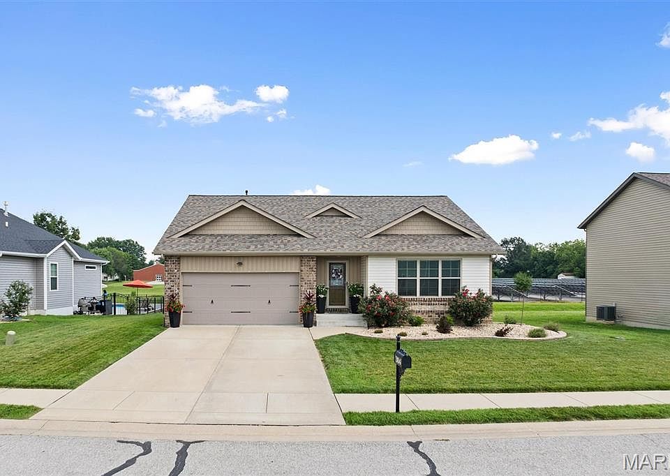 1st image of 304 Olyvia Dr