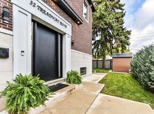 32 Treadway Blvd, Toronto, ON M4C 3H5