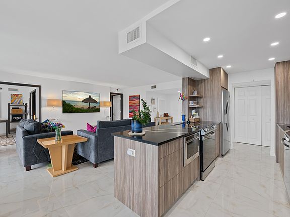 5th image of 800 Jeffery Street #307