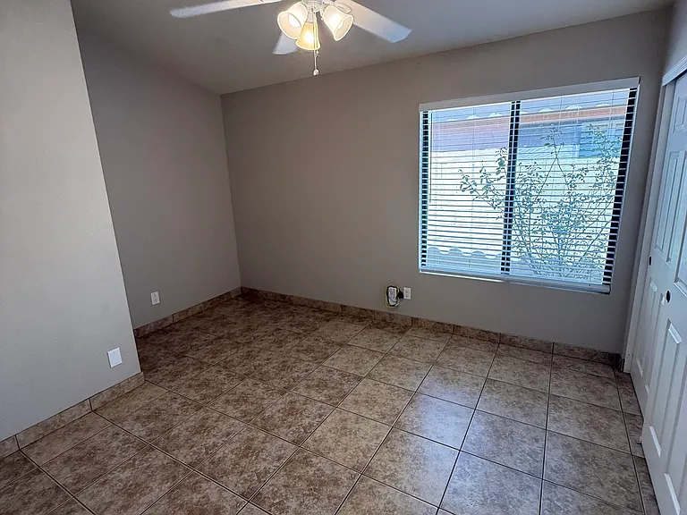 12702 N 95th Way — Photo 7