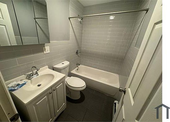4th image of 113 Ocean Ave Floor 2
