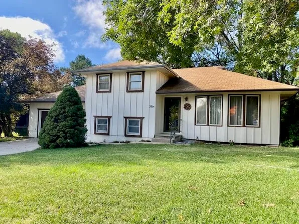 4 Sioux Ln, Kearney, NE 68847
