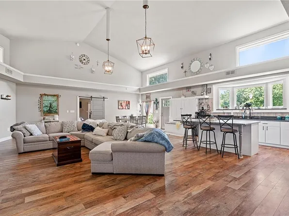 4815 Cheyenne Ln, Mc Louth, KS 66054