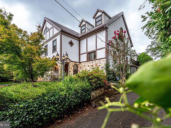 2nd image of 6624 Hallwood Ave