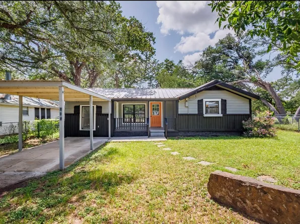 400 Palmer St, Bangs, TX 76823