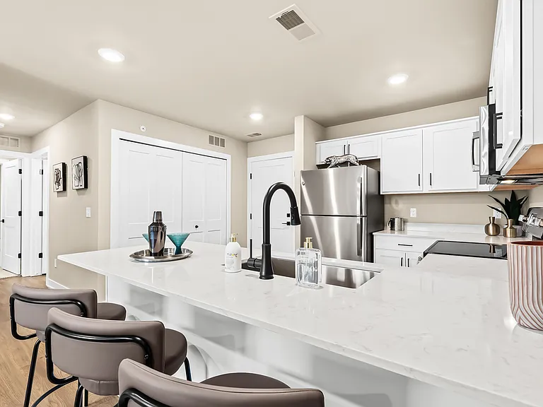 Sterling Park Place Apartments — Photo 7