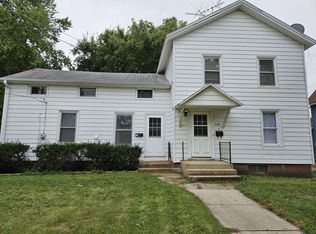 428 W High St #B, Sycamore, IL 60178