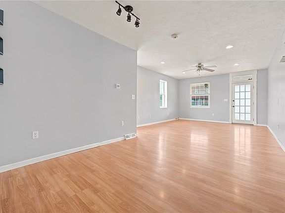 4th image of 208 37th Street Ext