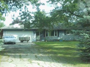 803 Log Cabin Dr, Union Grove, WI 53182