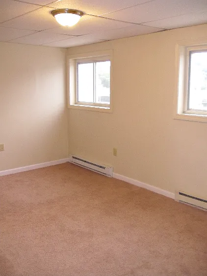 3 bed, $1,800 — Photo 2