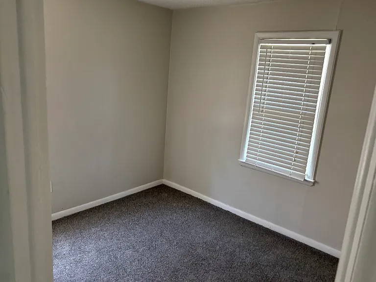 22834 Doremus St — Photo 7