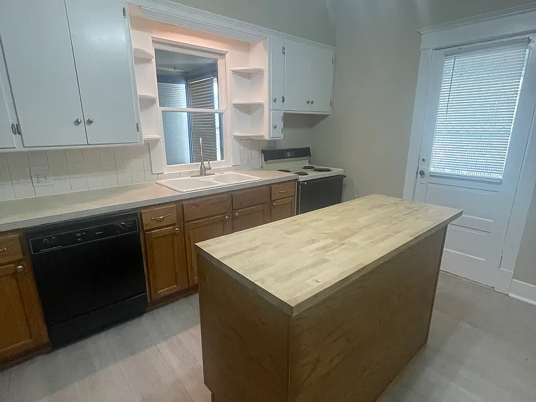 3351 S 48th St — Photo 9