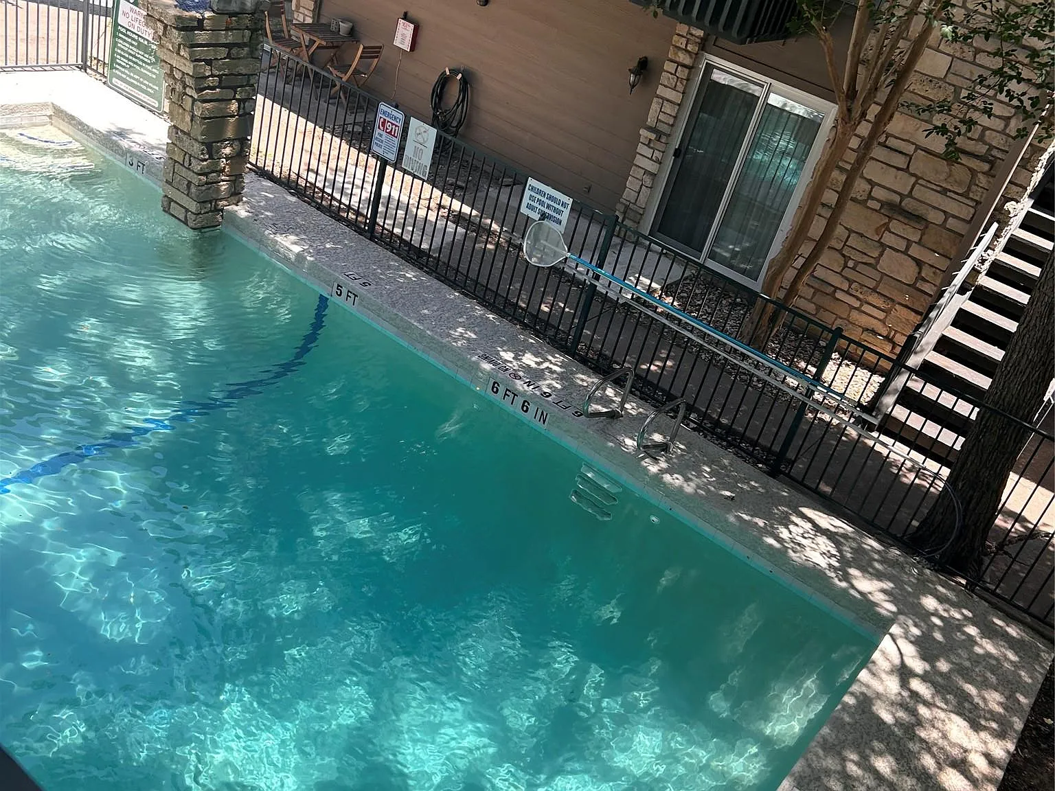 2 bed, 1.0 bath, 918 sqft, $1,750 — Photo 2