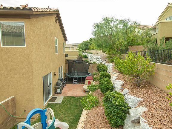 5th image of 517 Uxbridge Dr