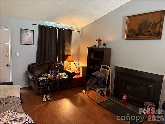 5th image of 6000 Crosswood Ct