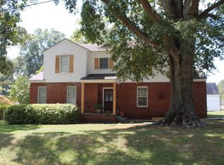 1409 Central St, Water Valley, MS 38965