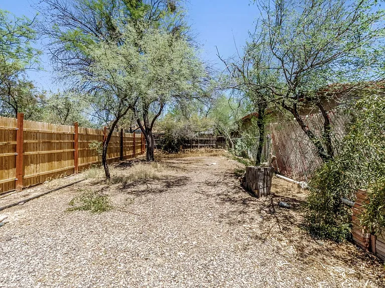 3225 E Patricia St — Photo 16