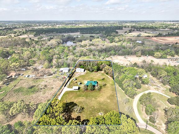 3rd image of 1334 Private Road 8520