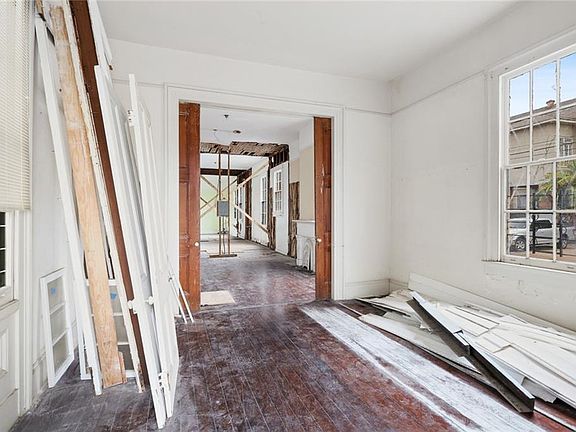 4th image of 2833-35 Carondelet St
