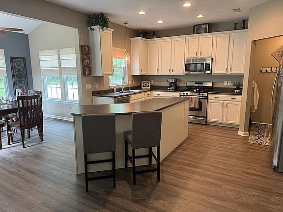 3rd image of 8747 Ashton Place Dr