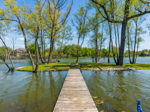 2457 Lake Shore Dr, Spring Hill, TN 37174