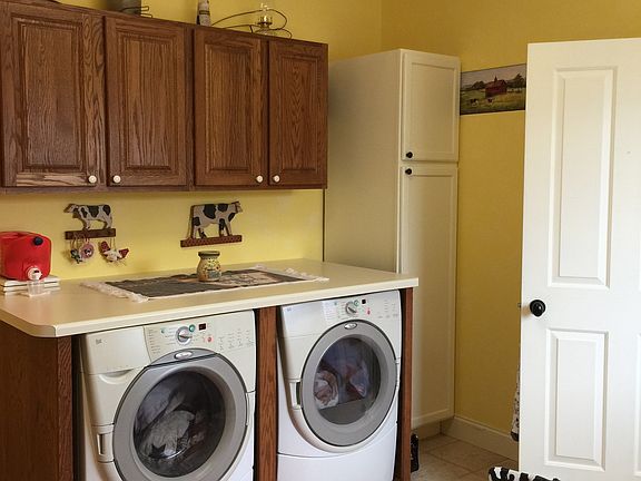 4th image of 900 Stoney Hill Ln