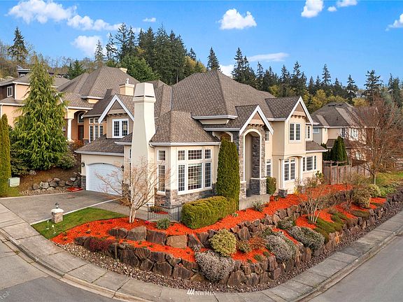 2nd image of 13807 SE 76th Pl
