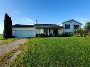 809 E Eagle Lake Rd, Beecher, IL 60401