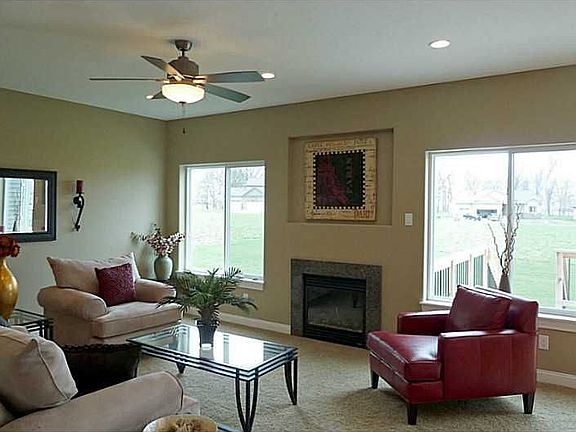 2nd image of 1620 Stone Creek Cir