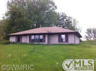9366 S Vandecar Rd, Shepherd, MI 48883