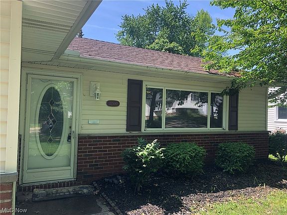 2nd image of 32500 Knobel St