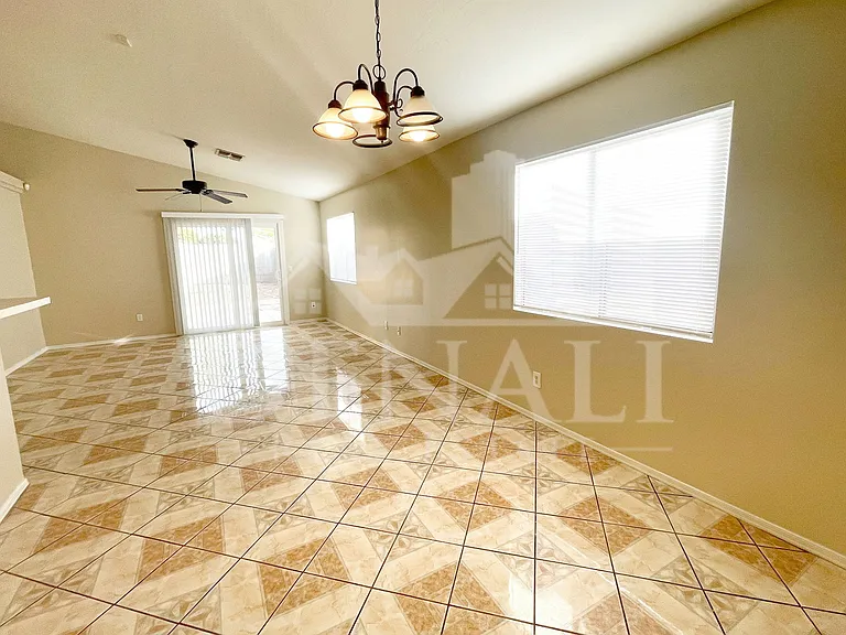 8930 W Catalina Dr — Photo 5
