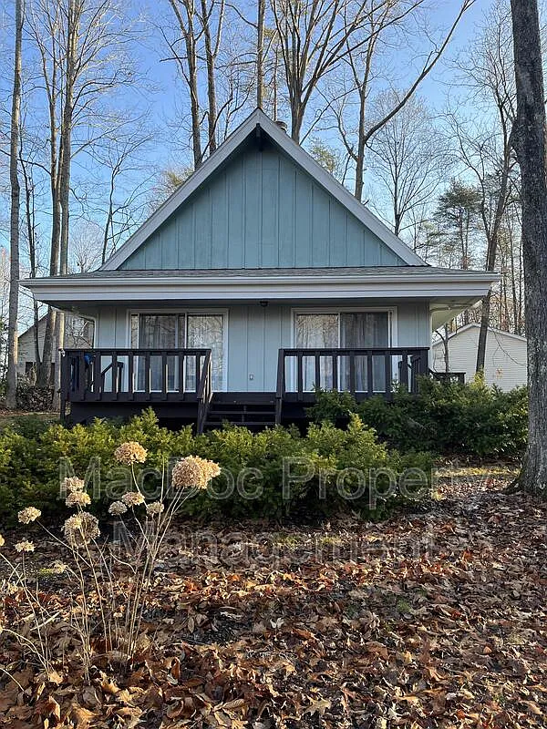 549 Harrison Cir photo 1