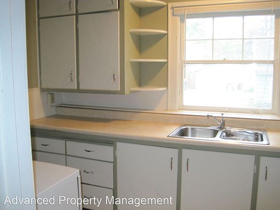 2nd image of 724 Poyntz Ave APT 6