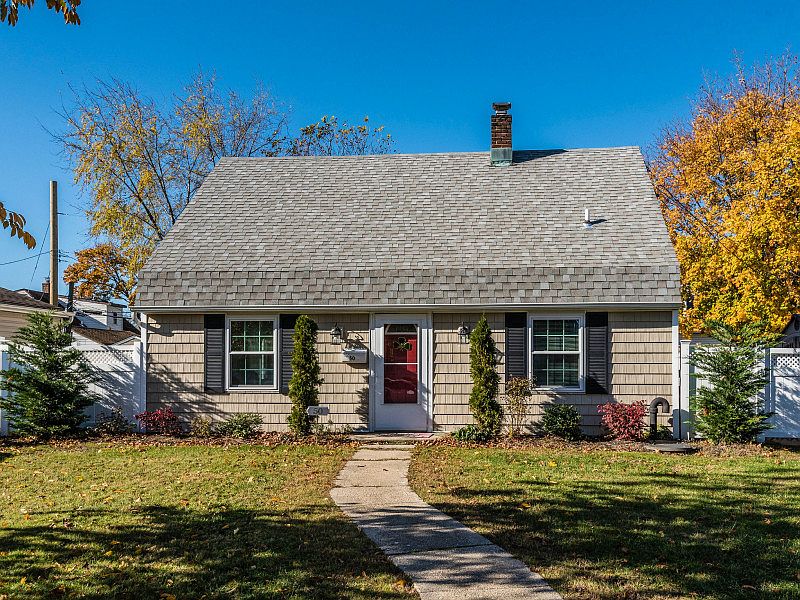 1st image of 50 Farm Ln