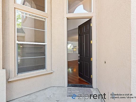 3rd image of 5341 Roxburghe Ct