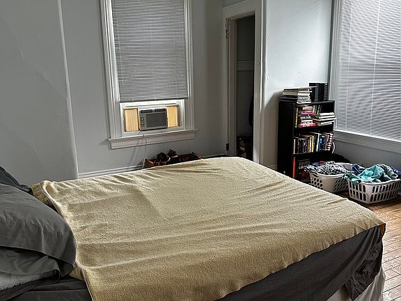 3rd image of 2236 Kemper Ln APT 2