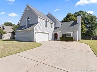 10019 S Maplewood Ave, Tulsa, OK 74137