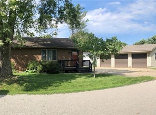 705 S Rosewood St, Effingham, IL 62401